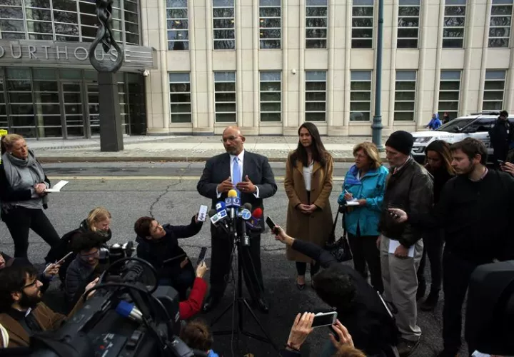 "Su memoria falla, tiene problemas físicos, no recuerda nombres, fechas...", explicó el abogado defensor eduardo_balarezo, que por ahora descartó que vaya a buscarse que se le declare no competente para ir a juicio.  /  Foto: EFE