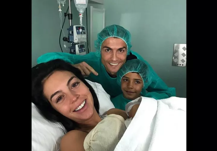 Alana Martina acaba de nascer! Tanto a Geo como a Alana estão muito bem! Estamos todos muito felizes!. Foto: @Cristiano