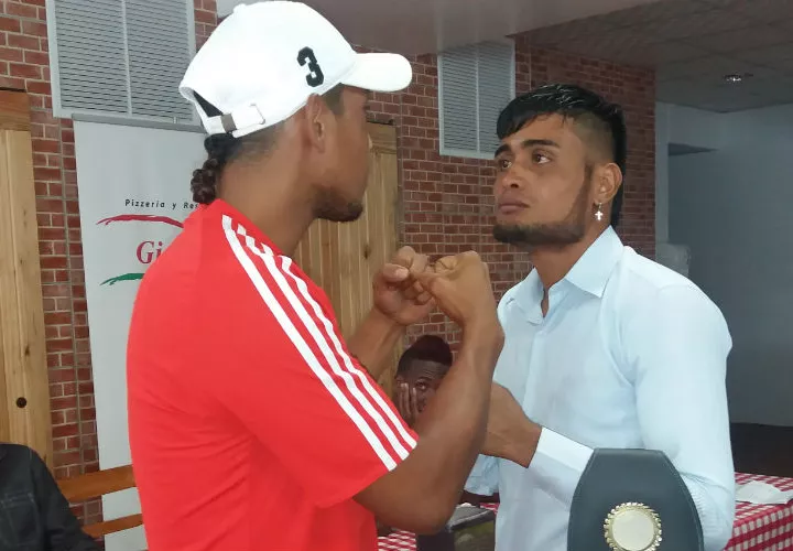Jeffrey Rosales (izq.) y John Rentería durante la conferencia de prensa. Fotos: Joel Isaac González