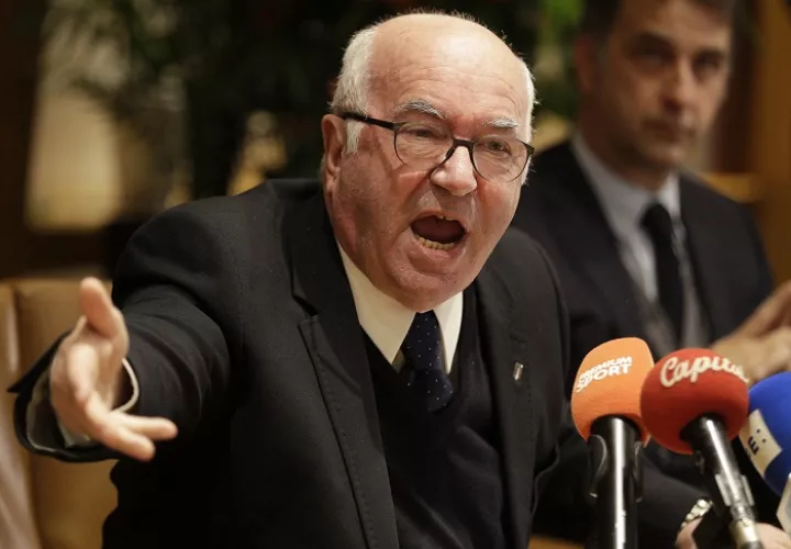Carlo Tavecchio dijo que no renunció por fines políticos. Foto: AP