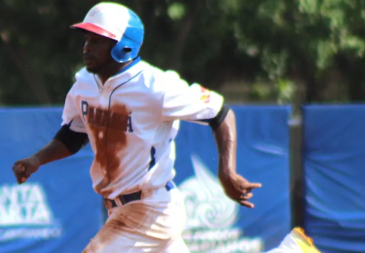 Jhadiel Santamaría contribuyó en la ofensiva panameña. Foto: Fedebeis.