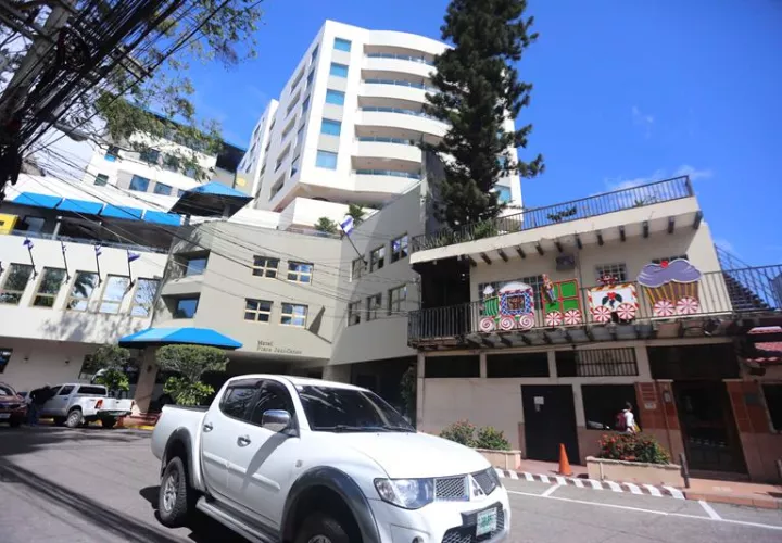 Vista general del complejo hotelero en donde las autoridades de Tribunal Supremo Electoral tiene las salas de divulgación de resultados de las elecciones presidenciales en Honduras hoy, lunes 27 de noviembre de 2017 en la capital hondureña. EFE