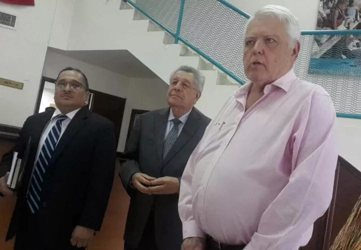 La audiencia  también contó con la participación de Mario Martinelli, Presidente del CHD, y del abogado Arturo Vallarino, en representación del diputado Hernández.