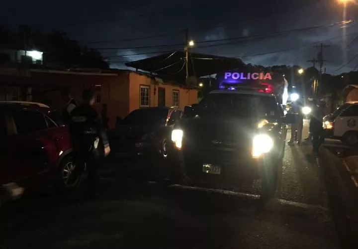 Diligencia policial para la entrega del sospechoso. Foto Cortesía
