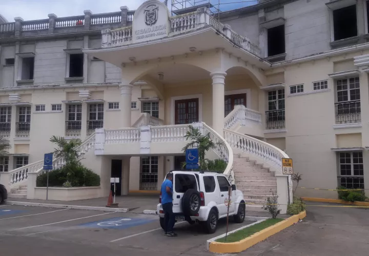 El hombre aceptó su culpa. 