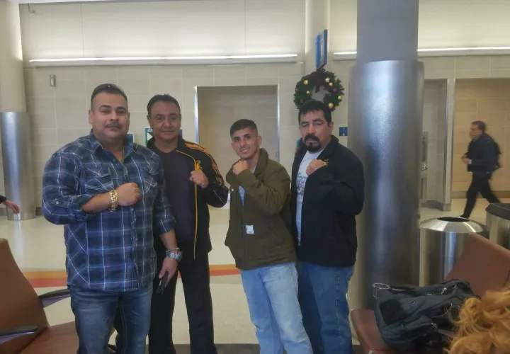 Sergio Perales junto a su equipo de trabajo. Foto: Cortesía