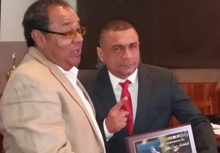 Julio César Archibold (der.) fue el mejor entrenador.