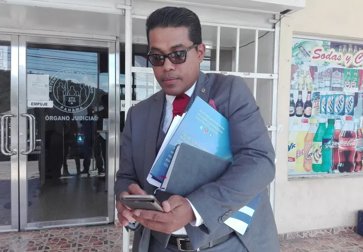 Foto Abogado Francis Caballero.