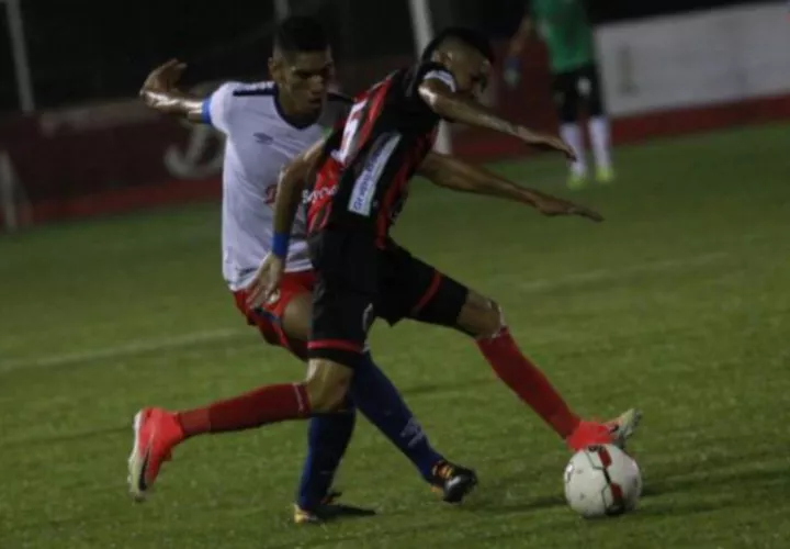 Juego del Sporting y Plaza. Foto: Anayansi Gamez