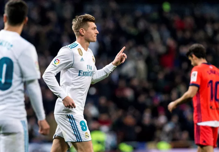 Toni Kroos celebra el tercer gol de su equipo ante la Real Sociedad. Foto: EFE