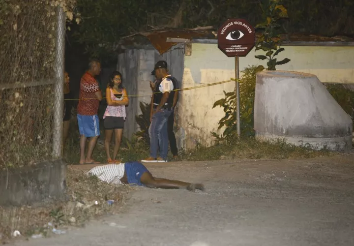 Joven asesinado.  Foto Alexander Santamaría Crítica