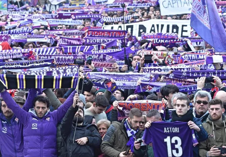 Aficionados italianos Foto: EFE