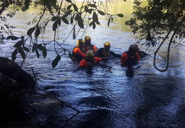Rescate del cadáver  Foto: José Vásquez Corresponsal