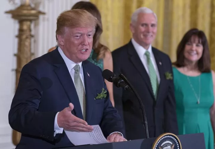 Presidente Donald Trump (izq). EFE