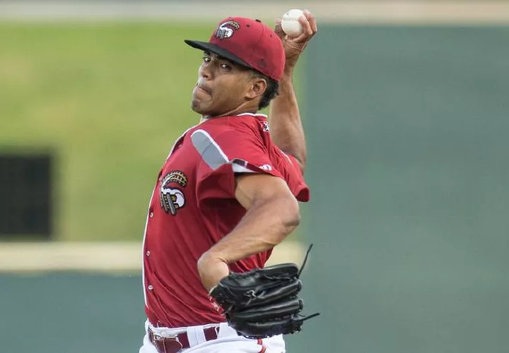 Darío Agrazal Jr., con la Doble A de los Piratas.