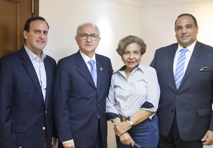 Además de Francolini y Ledezma, estuvieron presentes en la reunión, la señora Mayín Correa y Fernando Correa. 
