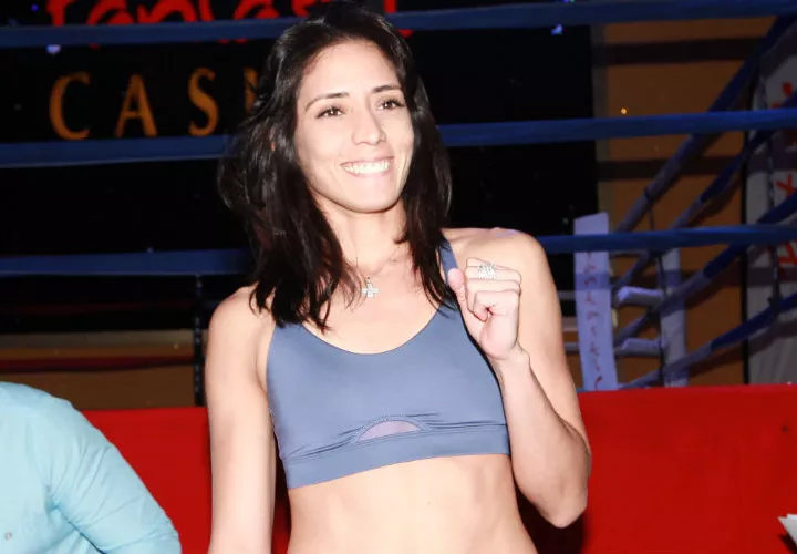 La venezolana Karla Mendoza hará su debut profesional hoy.