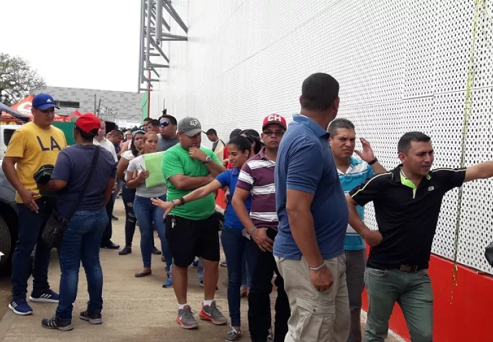 Seguidores de la novena bocatoreña no comprenden la decisión de la Fedebeis. Foto: 