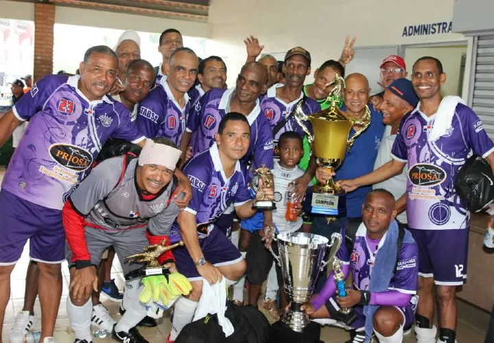 Celebran el título. Foto: Cortesía