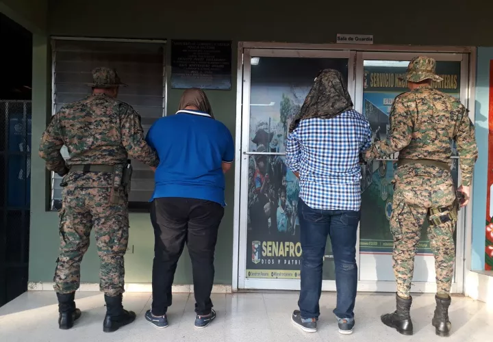 Detenidos tras el decomiso de droga en Darién. Foto/Senafront