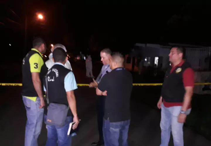 Las autoridades llegaron a la escena del crimen cuando fueron informadas sobre el suceso.