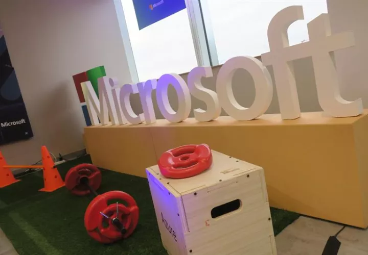  vista de un puesto de Microsoft durante el evento Pasión Digital, organizado por Microsoft Argentina, sobre la incidencia de la inteligencia artificial en el deporte, en Buenos Aires (Argentina). EFE