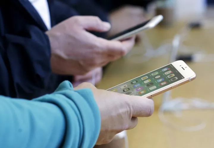 Apple espera que los centros de llamadas para grandes áreas metropolitanas se actualicen más rápidamente que aquellos en áreas rurales. AP