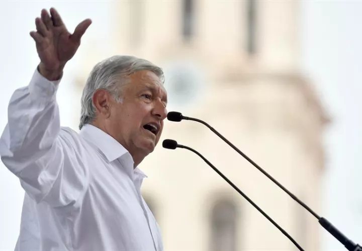 El béisbol es el deporte favorito de Andrés Manuel López Obrador y al fomentar la actividad física en México, el candidato izquierdista a la Presidencia, quien lidera las preferencias electorales, pretende batear de jonrón. EFEARCHIVO