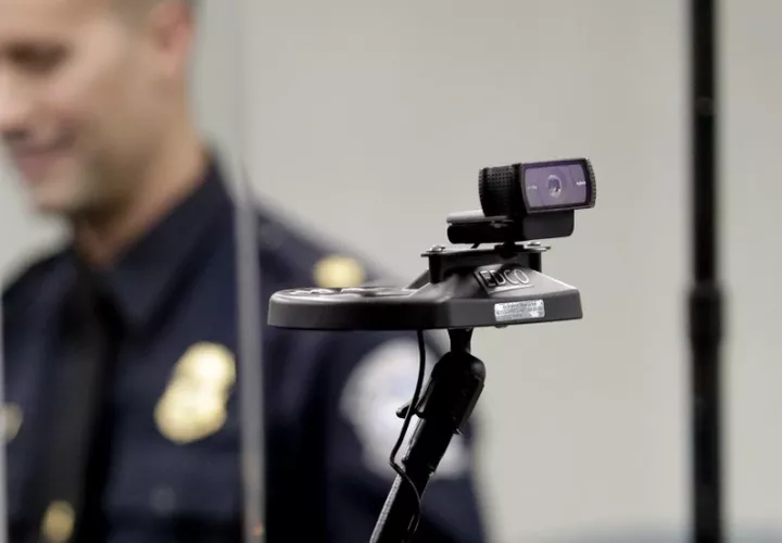 Los algoritmos diseñados para detectar rasgos faciales y reconocer rostros individuales se han vuelto más sofisticados desde los primeros esfuerzos hace décadas. AP