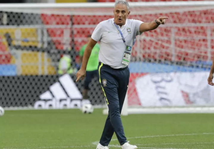 Tite clasificó a Brasil en el primer lugar en la  eliminatoria de la Conmebol.