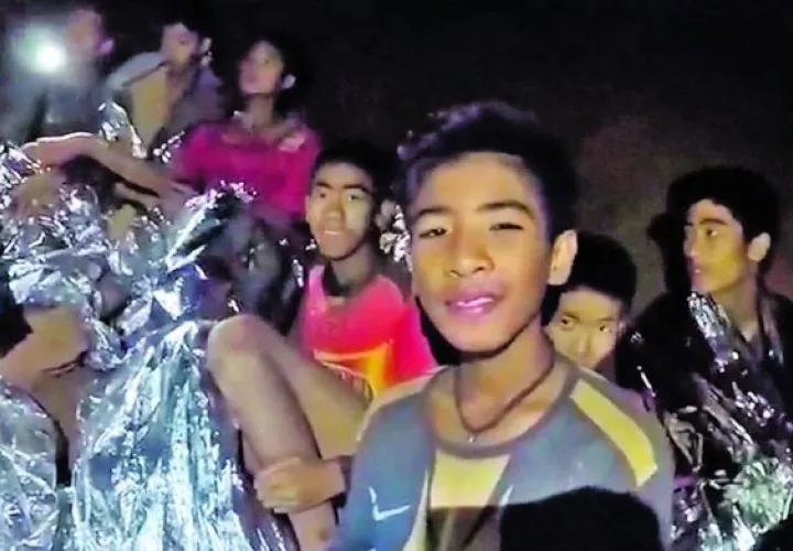 Los niños permanecieron durante más de dos semanas en una cueva. 