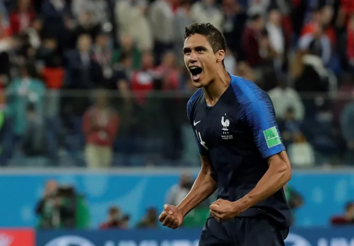 El defensa francés Raphaël Varane reacciona tras el triunfo francés sobre Bélgica en semifinales./EFE
