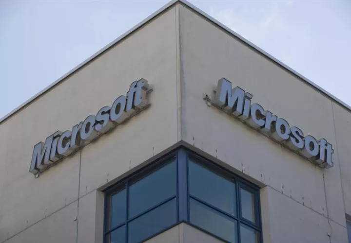 La firma tecnológica con sede en Redmond (Washington, EE.UU.) destinó en los últimos doce meses a este apartado de provisiones 19.903 millones de dólares, mientras que en el ejercicio anterior había reservado 4.412 millones para este fin. EFE/Archivo