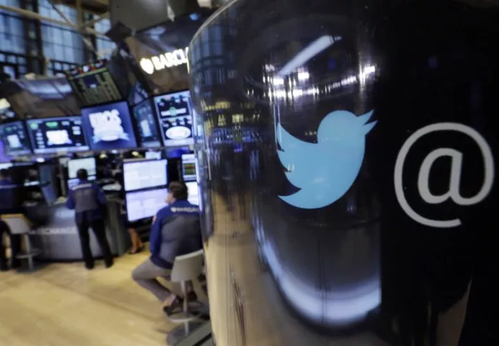 Twitter dijo que a partir de mayo, sus sistemas identificaron y desafiaron más de 9 millones de cuentas por semana que son potencialmente spam o automáticas. AP