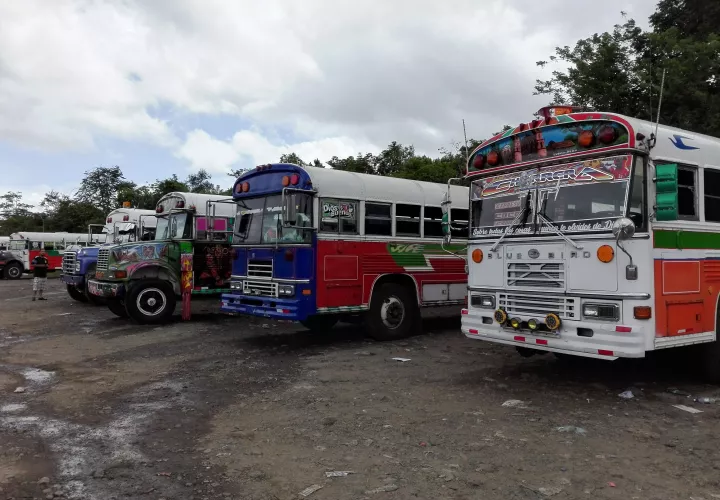 Este robo se registra un mes después de que sujetos armados dispararan en contra de un transporte de pasajeros de la ruta Penonomé – Panamá. Foto: Eric Montenegro Ilustrativa