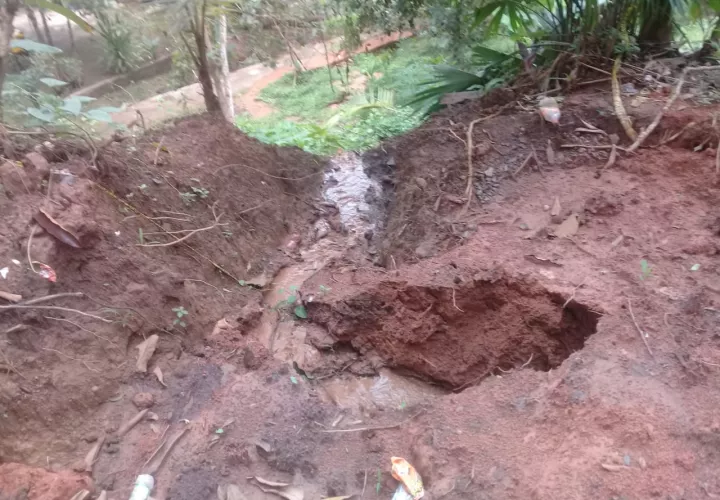 Estas roturas afectan a las comunidades de Loma Cová, Las Nubes, Valle las Rosas, La Cascada, Boyalito, Sector Ocho, Nueva Esperanza y Peñas Blancas. Foto: Eric Montenegro