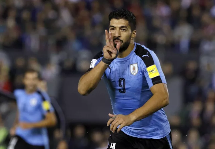 Varios jugadores apoyan la intervención de FIFA en la AUF. Foto: EFE