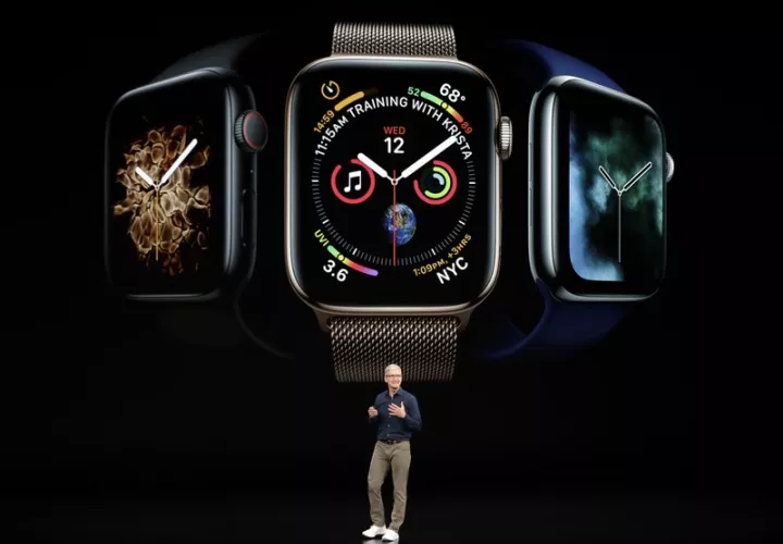 El nuevo Apple Watch 4 se exhibe en el Teatro Steve Jobs durante un evento para anunciar nuevos productos el 12 de septiembre de 2018 en Cupertino, California. AP Photo