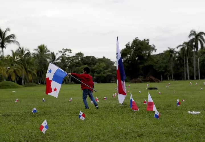 Panameños en contra de Embajada china en Amador.