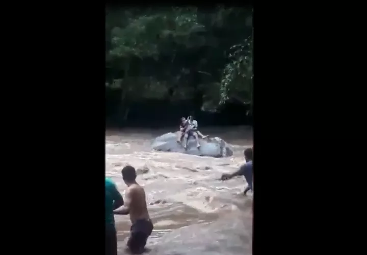 Vista del rescate en río Utivé.