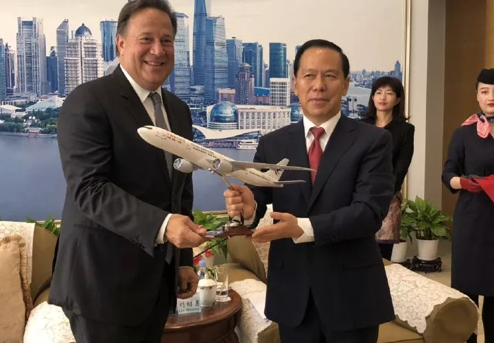 El presidente asistió a la Feria Internacional de Importaciones de China.