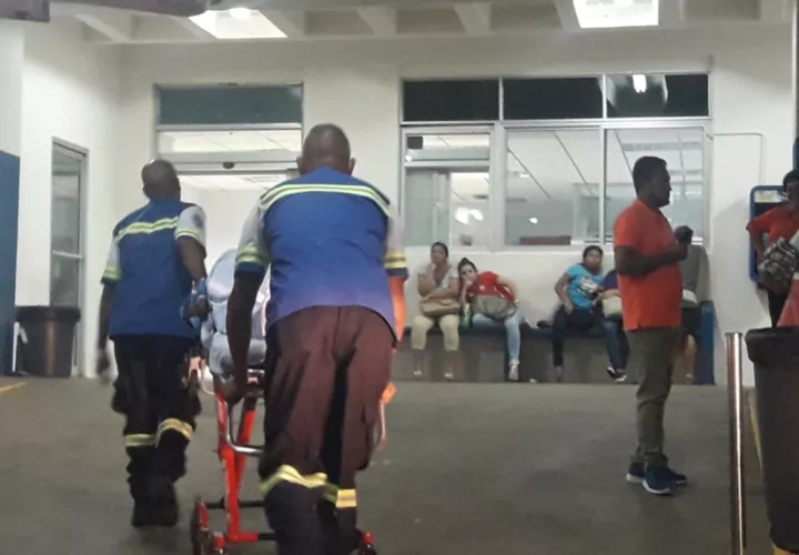 Imagen del día que la víctima era trasladada desde Bocas del Toro hasta Chiriquí. Foto: Mayra Madrid Archivo