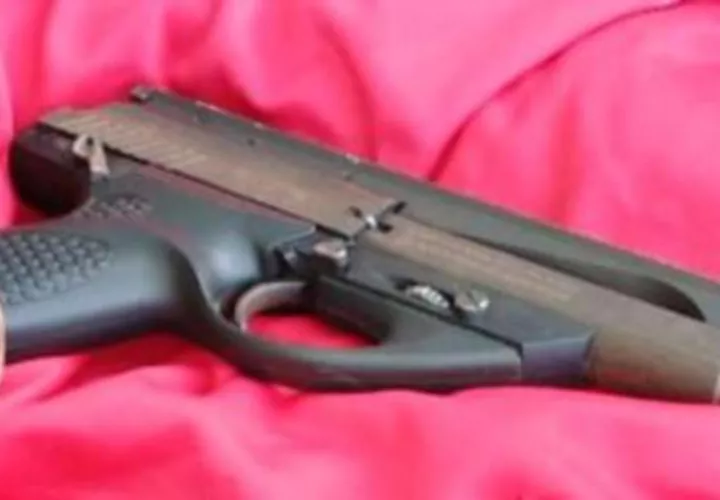 Arma recuperada por la policía.  Foto J. Vásquez