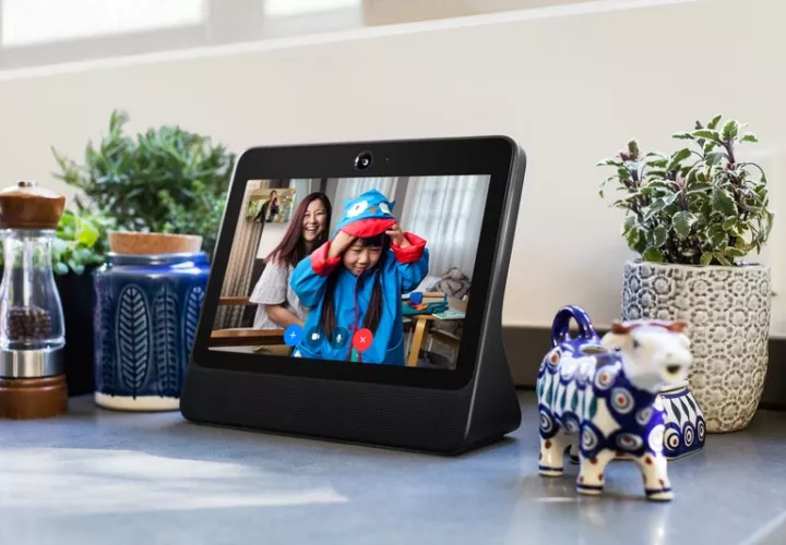 En esta imagen de archivo proporcionada por Facebook muestra el producto de la compañía llamado Portal. AP