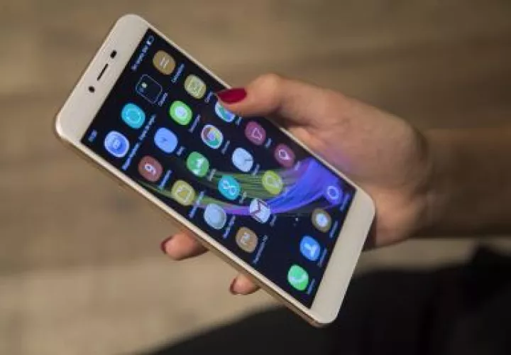 Fotografía de archivo de teléfono móvil. EFE/Marta Pérez