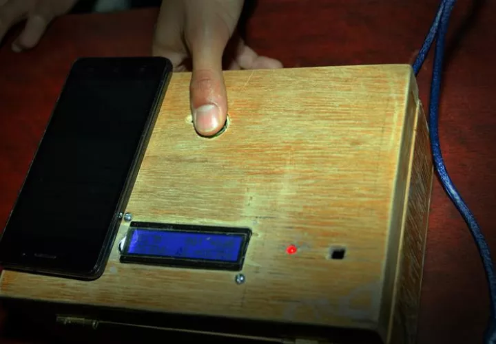 Imagen del prototipo para monitorear el pulso cardiaco a distancia en tiempo real fue diseñado por estudiantes del Instituto Politécnico Nacional (IPN) de México. EFE