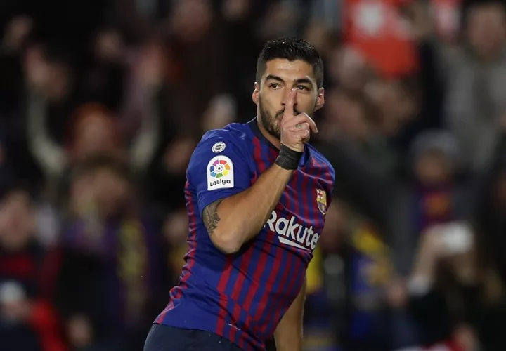Luis Suárez celebra su gol ante el Eibar. Foto: AP