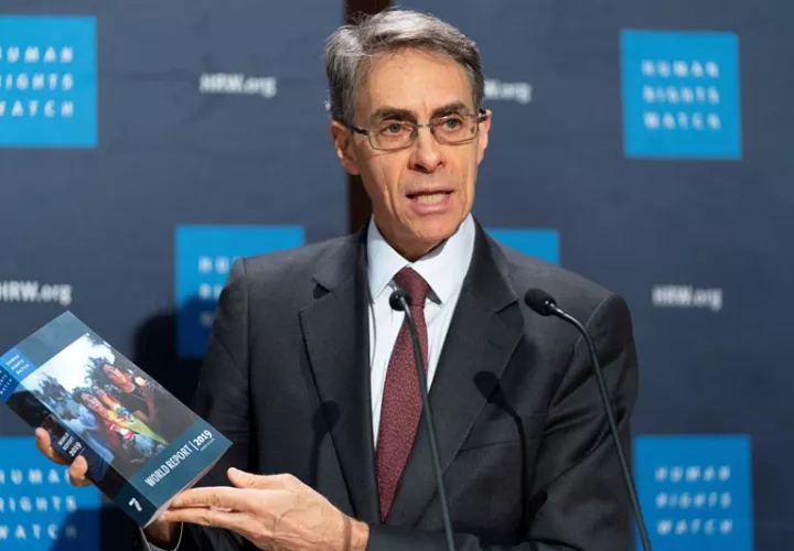 El director ejecutivo de Human Rights Watch (HRW), Kenneth Roth, ofrece una rueda de prensa para presentar el informe anual de la organización, en Berlín, Alemania, hoy, 17 de enero de 2019. EFE