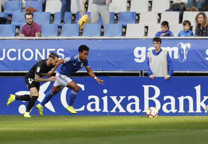 Édgar Yoel Bárcenas está dando la talla en la Segunda División del fútbol español. /Foto: Real Oviedo