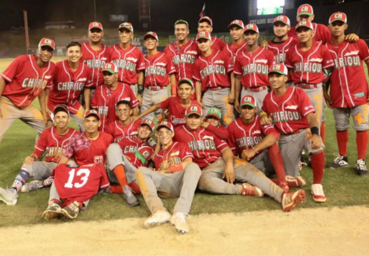 La novena de Chiriquí se mantiene en el primer lugar del Campeonato Nacional de Béisbol Juvenil junto a Colón y a Los Santos. Foto: Anayansi Gamez